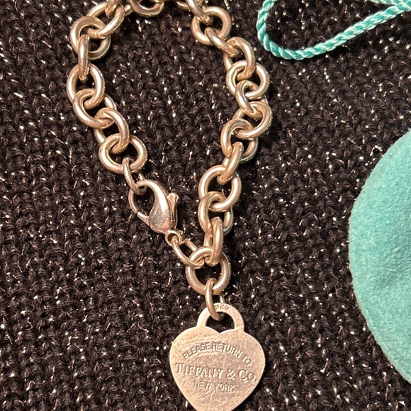 Tiffany & Co silver chain heart charm bracelet - Picture 2 of 4